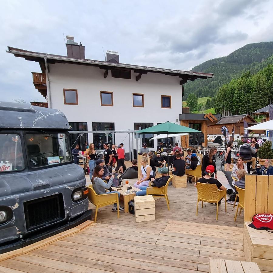 Skill Mountain Lodge - Ski Und Bike Hostel Im Sommer Mit Joker Card Saalbach-Hinterglemm Exterior photo