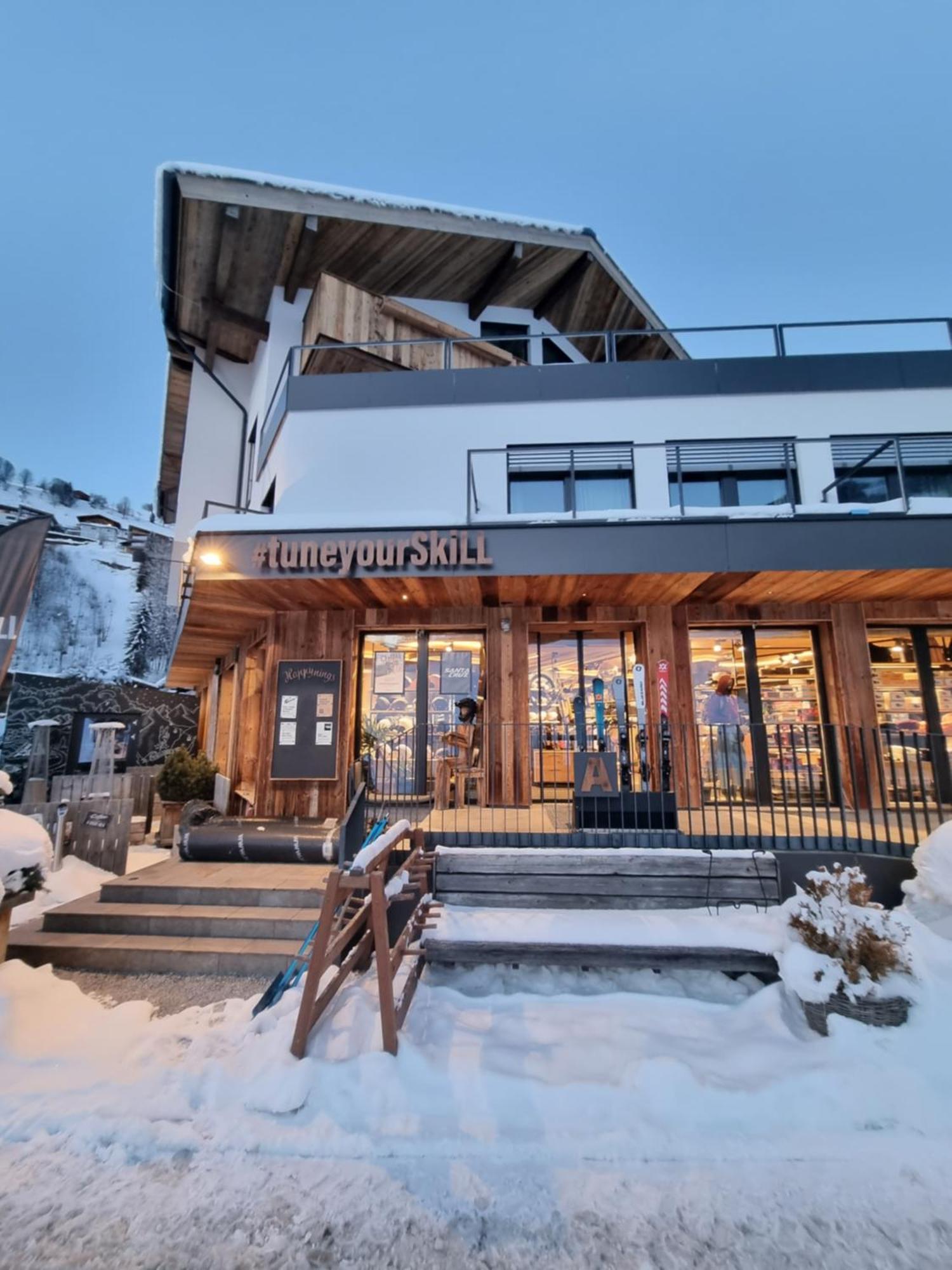 Skill Mountain Lodge - Ski Und Bike Hostel Im Sommer Mit Joker Card Saalbach-Hinterglemm Exterior photo